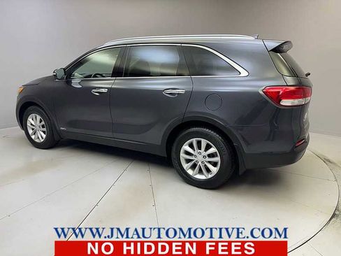 Used 2017 Kia Sorento LX w/ LX Convenience Package AWD/4WD image 3