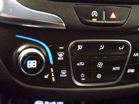 Used 2023 Chevrolet Equinox LT image 21