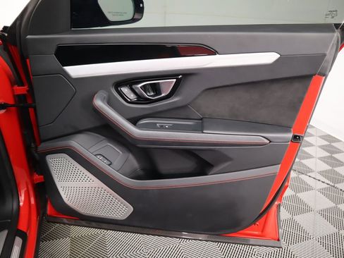 Used 2021 Lamborghini Urus image 26