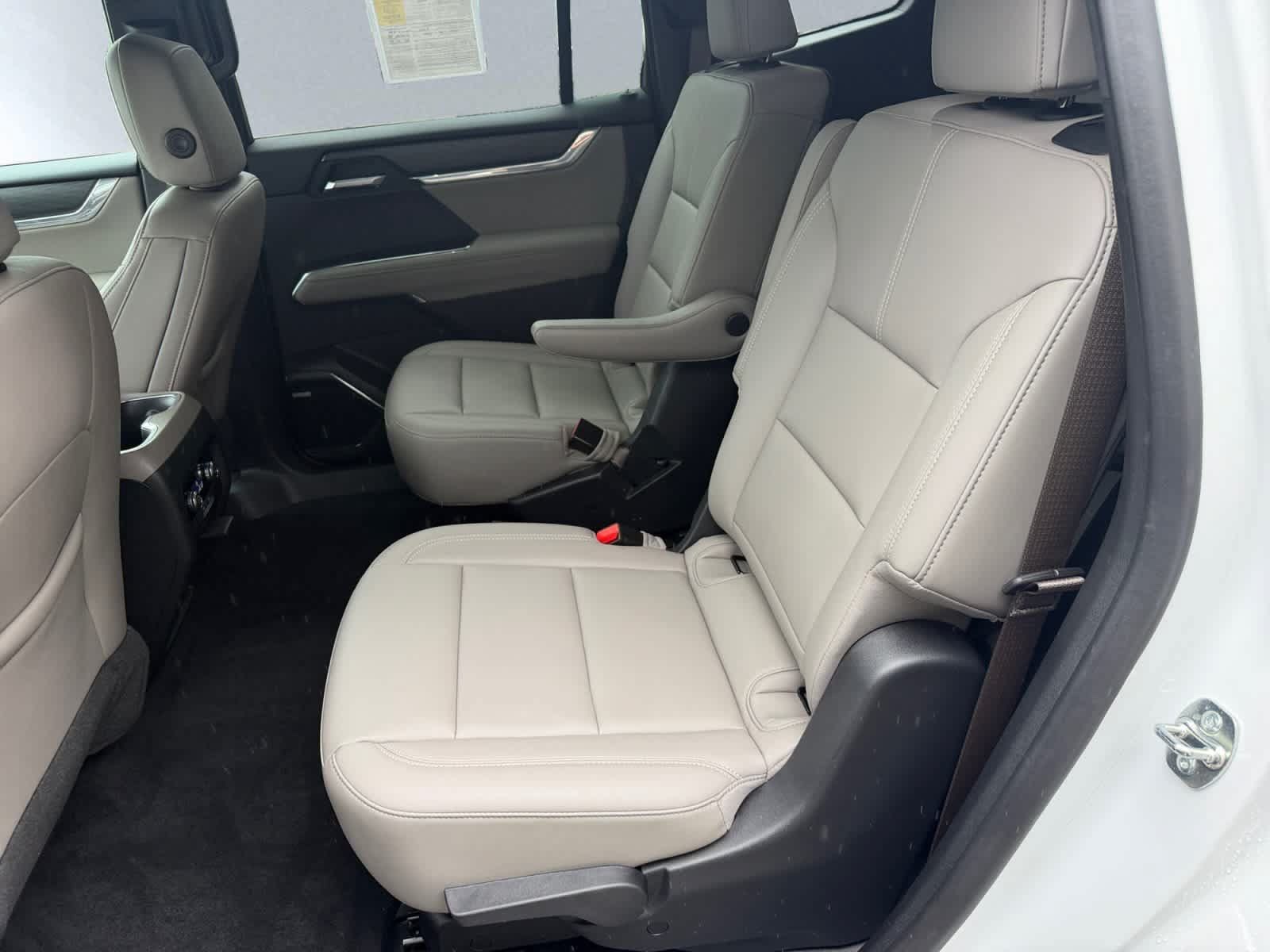Used 2025 GMC Acadia Elevation w/ Super Cruise Package FWD image 18