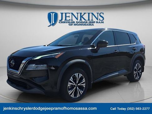 Used 2021 Nissan Rogue SV image 1