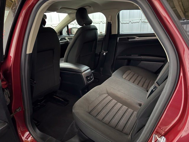 Used 2019 Ford Fusion SE FWD image 15