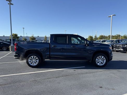 Used 2022 Chevrolet Silverado 1500 Custom image 9