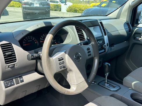 Used 2021 Nissan Frontier SV RWD image 13