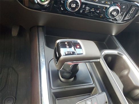 Certified 2023 GMC Sierra 1500 SLT image 16