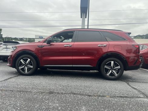 Used 2023 Kia Sorento S w/ Panoramic Sunroof Package FWD image 2