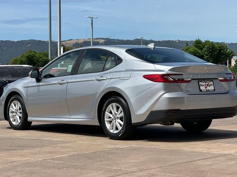 Used 2025 Toyota Camry LE AWD/4WD image 6
