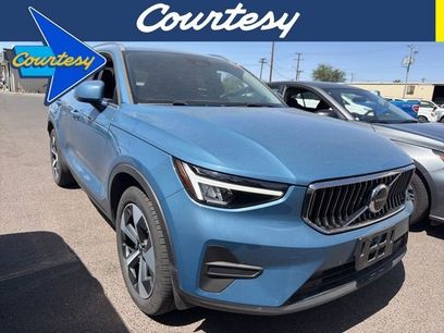 Used 2025 Volvo XC40 B5 Core