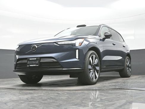 New 2025 Volvo EX90 Plus w/ Protection Package Premier image 38