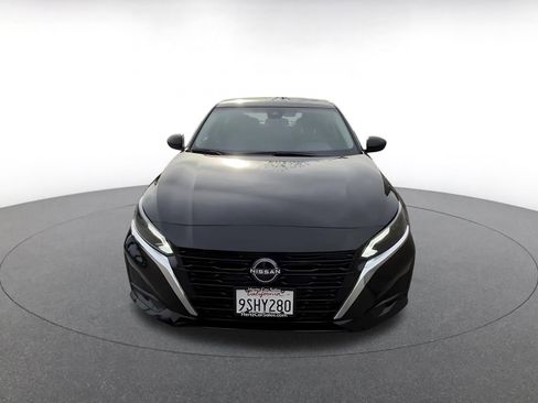 Used 2025 Nissan Altima 2.5 SV image 4