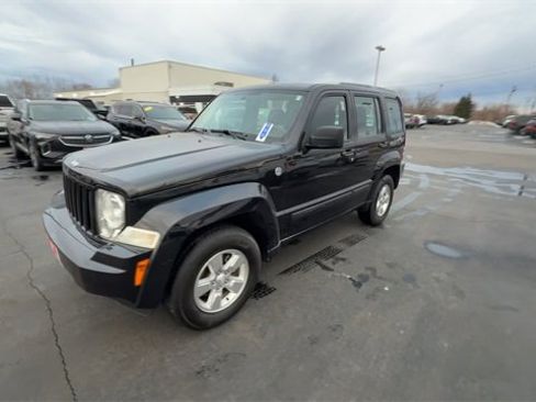 Used 2012 Jeep Liberty Sport image 4
