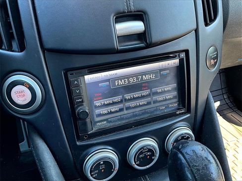 Used 2014 Nissan 370Z Touring w/ Sport Package image 20