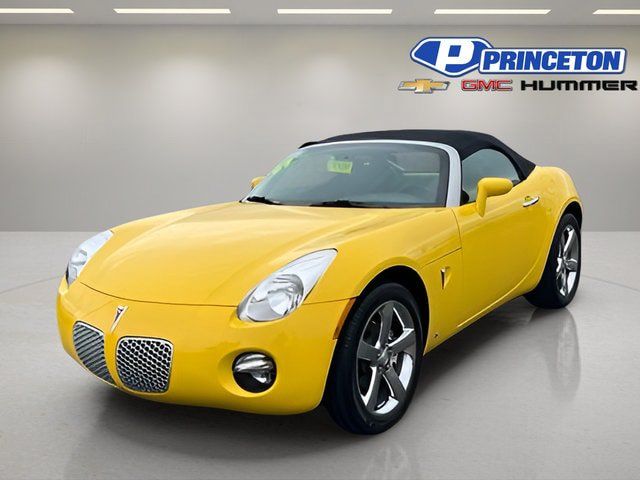 Used 2007 Pontiac Solstice Convertible w/ Premium Package RWD image 3
