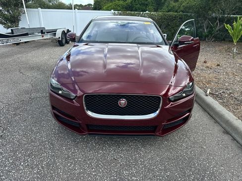 Used 2017 Jaguar XE RWD image 2