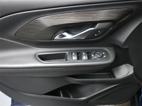 Used 2022 GMC Terrain SLE w/ Driver Convenience Package image 13