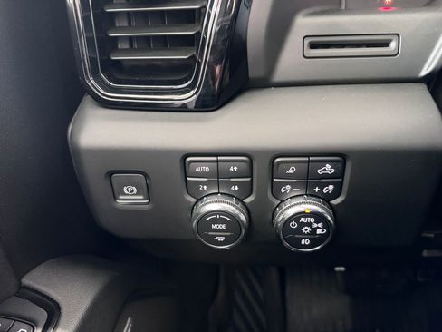 Certified 2024 GMC Sierra 2500 AT4 w/ AT4 Preferred Package image 24