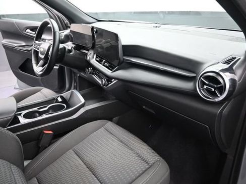 Used 2025 Chevrolet Equinox LT AWD/4WD image 14