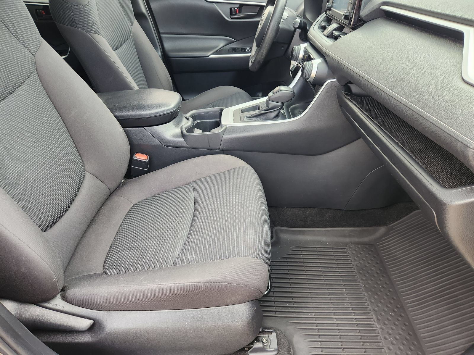 Used 2021 Toyota RAV4 LE FWD image 17