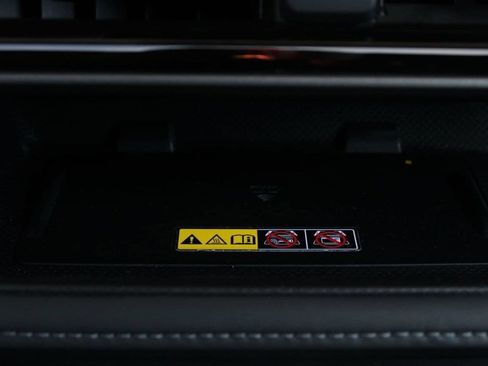 Used 2025 Toyota Highlander XLE AWD/4WD image 30