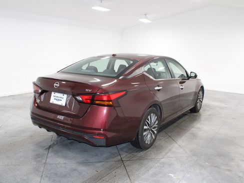 Used 2024 Nissan Altima 2.5 SV image 11