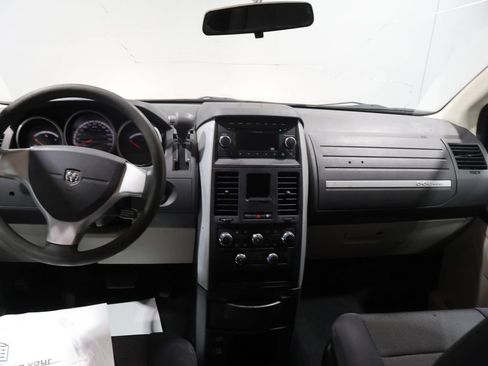 Used 2009 Dodge Grand Caravan SE w/ Climate Group FWD image 17