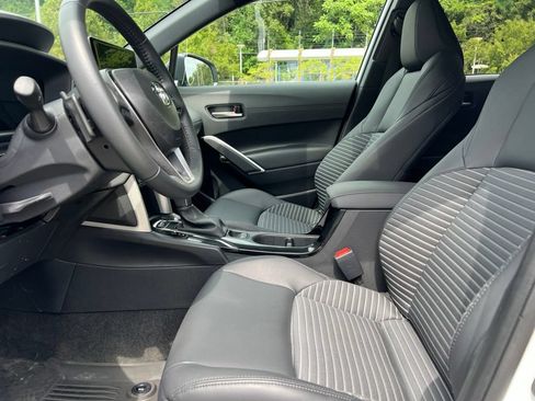 Used 2025 Toyota Corolla Cross AWD Hybrid w/ Convenience Package image 20