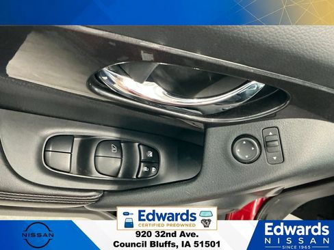 Used 2020 Nissan Rogue SV AWD/4WD image 23