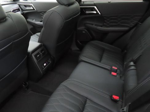 New 2026 Mitsubishi Outlander SEL FWD image 23