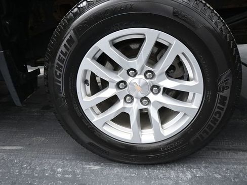 Used 2022 Chevrolet Silverado 1500 LT image 11