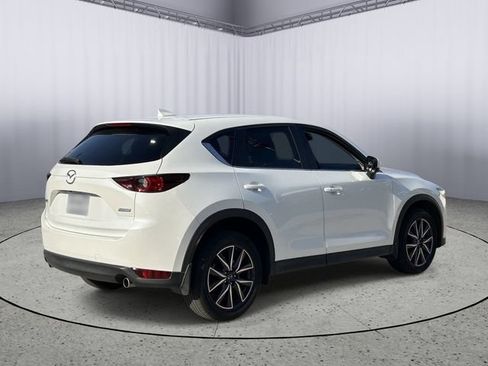 Used 2018 MAZDA CX-5 Touring w/ Preferred Equipment Package FWD image 9