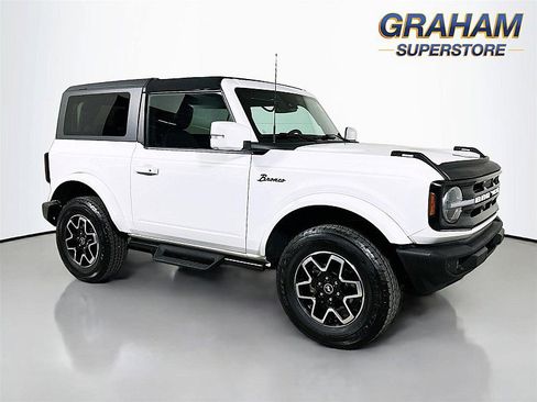 Used 2023 Ford Bronco Outer Banks image 1
