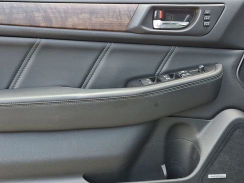 Used 2018 Subaru Outback 3.6R Limited AWD/4WD image 14