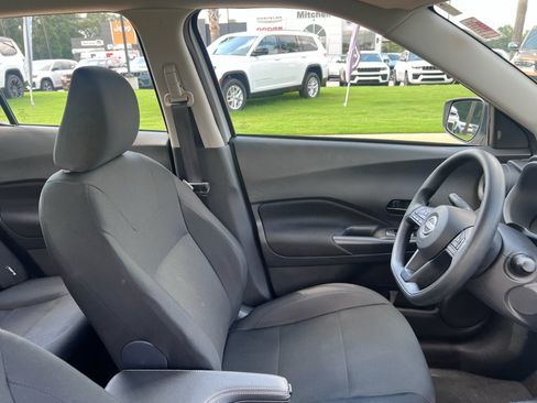 Used 2025 Nissan Kicks Play S FWD image 15