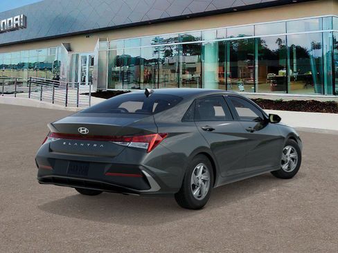 New 2026 Hyundai Elantra SE FWD image 4