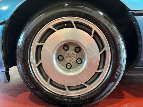 Used 1987 Chevrolet Corvette Convertible image 26
