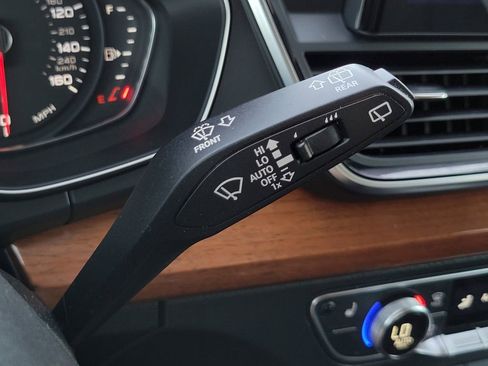 Used 2021 Audi Q5 2.0T Premium image 31