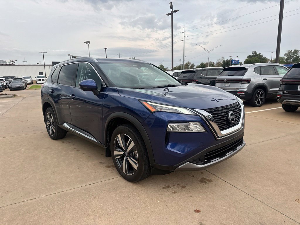 Used 2023 Nissan Rogue SL FWD image 3