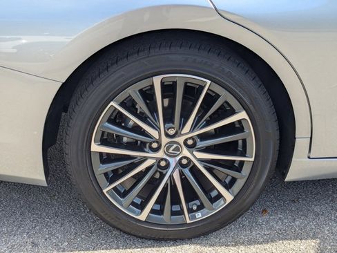 Used 2025 Lexus ES 300h w/ Premium Package image 22