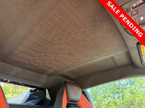 Used 2024 Lamborghini Revuelto image 38