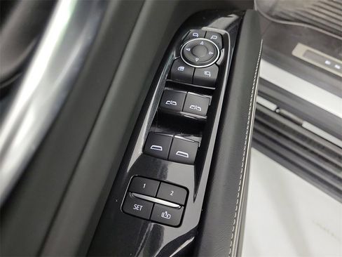 Certified 2023 Cadillac Escalade Sport Platinum w/ LPO, ONYX Package image 21