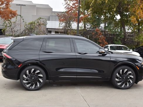 New 2026 Lincoln Nautilus Reserve w/ Jet Appearance Package image 5