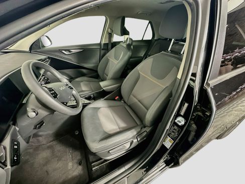Used 2023 Kia Niro LX FWD image 13