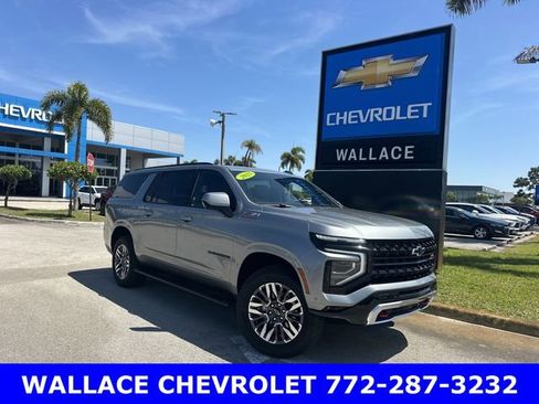 Certified 2025 Chevrolet Suburban Z71 image 1