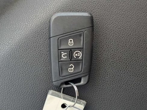 Used 2024 Volkswagen Jetta SE FWD image 30