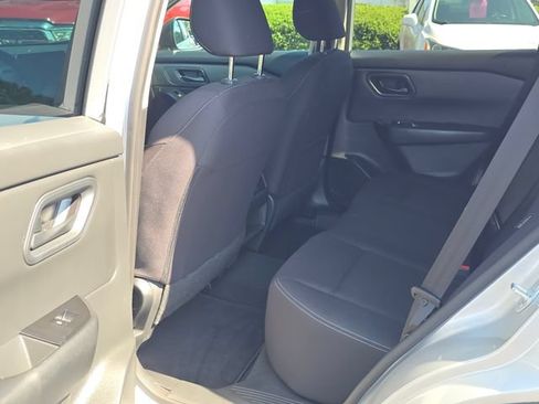 Used 2025 Nissan Rogue S AWD/4WD image 10