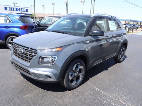 New 2026 Hyundai Venue SEL FWD image 9