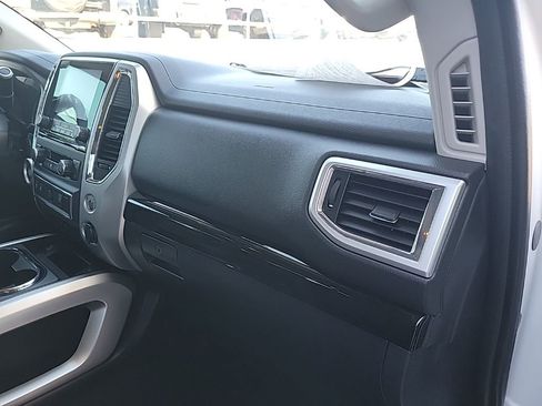 Used 2024 Nissan Titan SV w/ SV Convenience Package RWD image 41