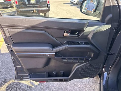 Used 2025 Toyota Tacoma TRD Sport image 20