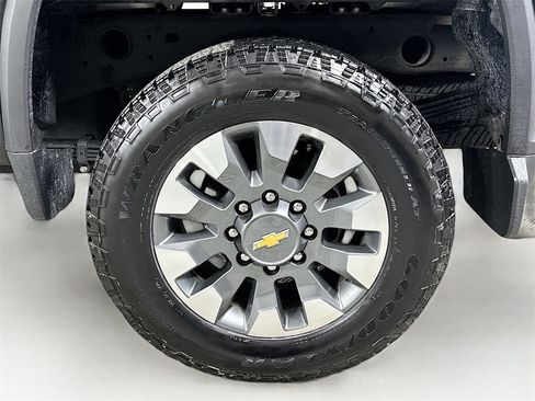 Used 2025 Chevrolet Silverado 2500 Custom w/ Custom Value Package image 24