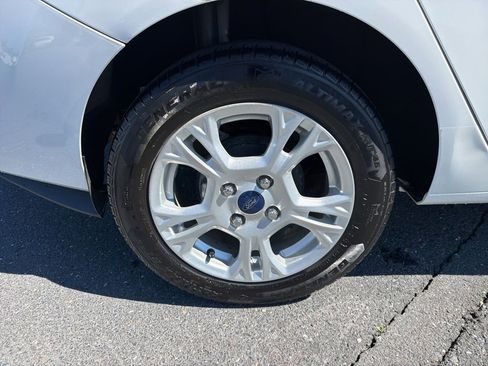 Used 2016 Ford Fiesta SE image 11